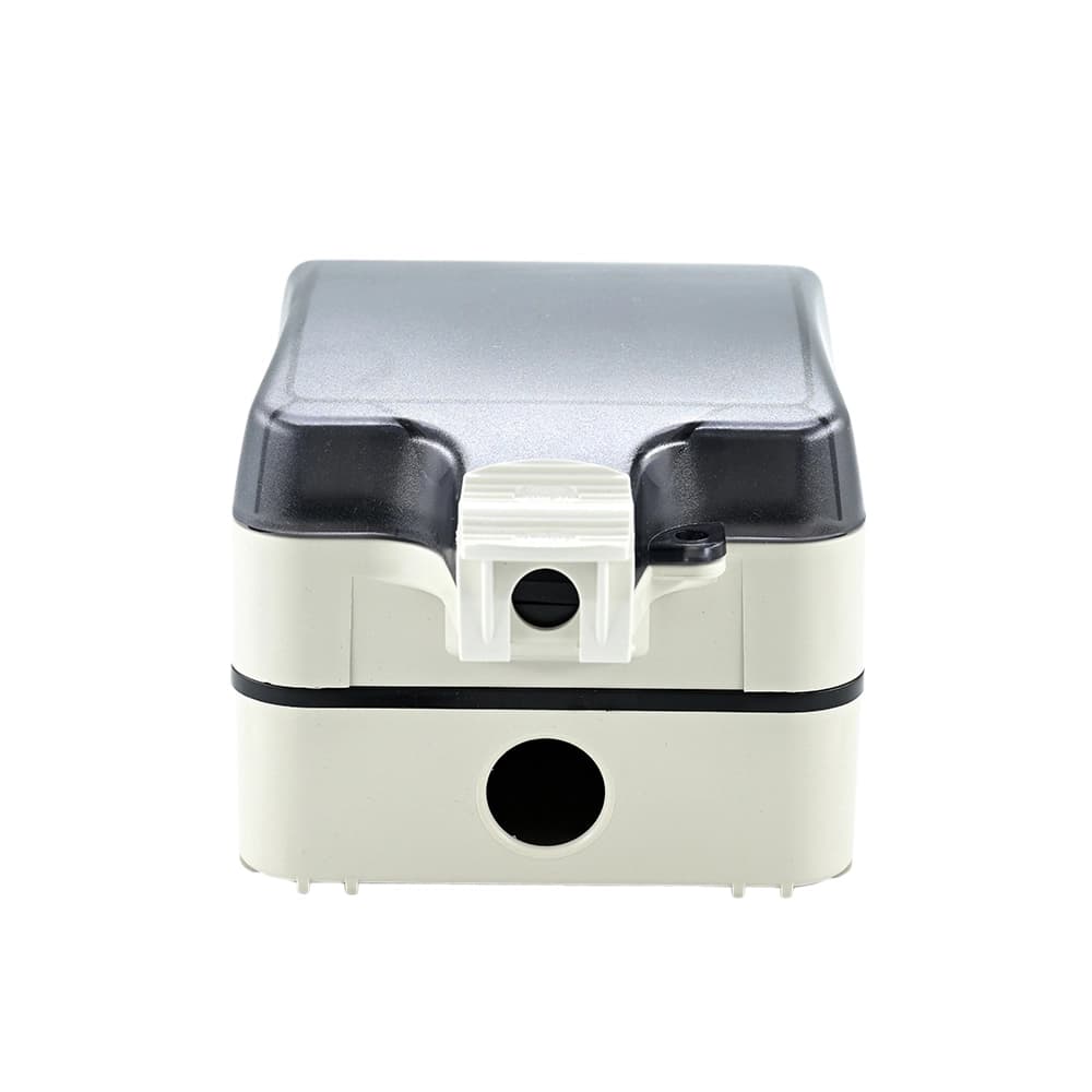 مقبس جداري خارجي مقاوم للماء – حماية عالية – مع غطاء شفاف محكم | صن يو + مناسب للاستخدام الخارجي الآمن