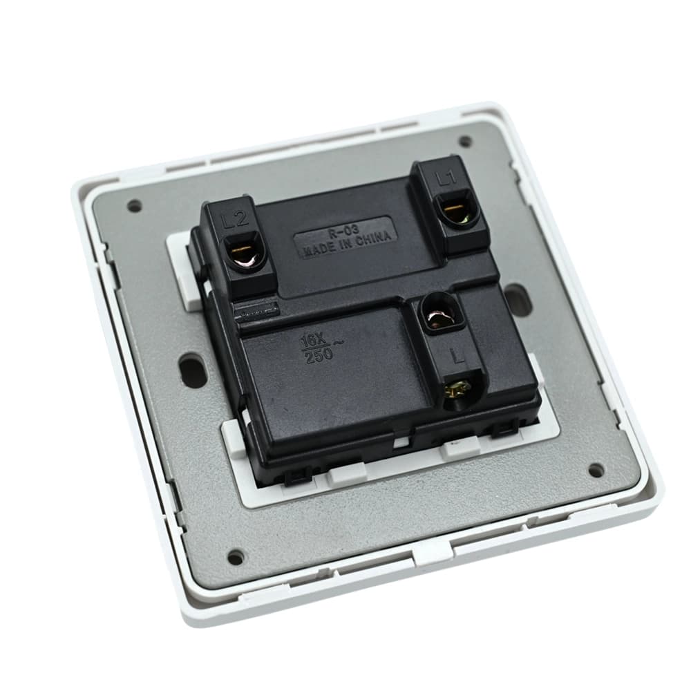 مفتاح جداري مزدوج – تصميم عصري – تحكم مستقل بالإضاءة | صن يو + مؤشر إضاءة خافت لكل زر